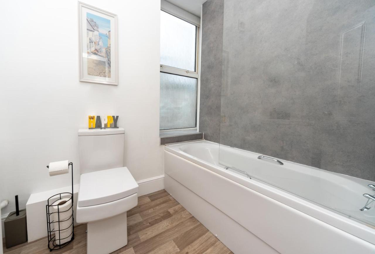 Sea Views Stunning 2 Bedroom Apartment # Lowestoft Exterior foto