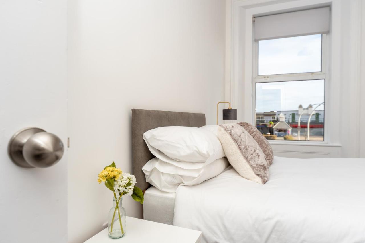Sea Views Stunning 2 Bedroom Apartment # Lowestoft Exterior foto